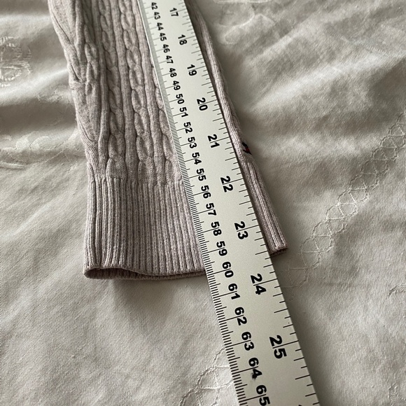 Tommy Hilfiger Women's Light Gray Cable Knit Long Sleeve Sweater Size Large - Picture 9 of 11